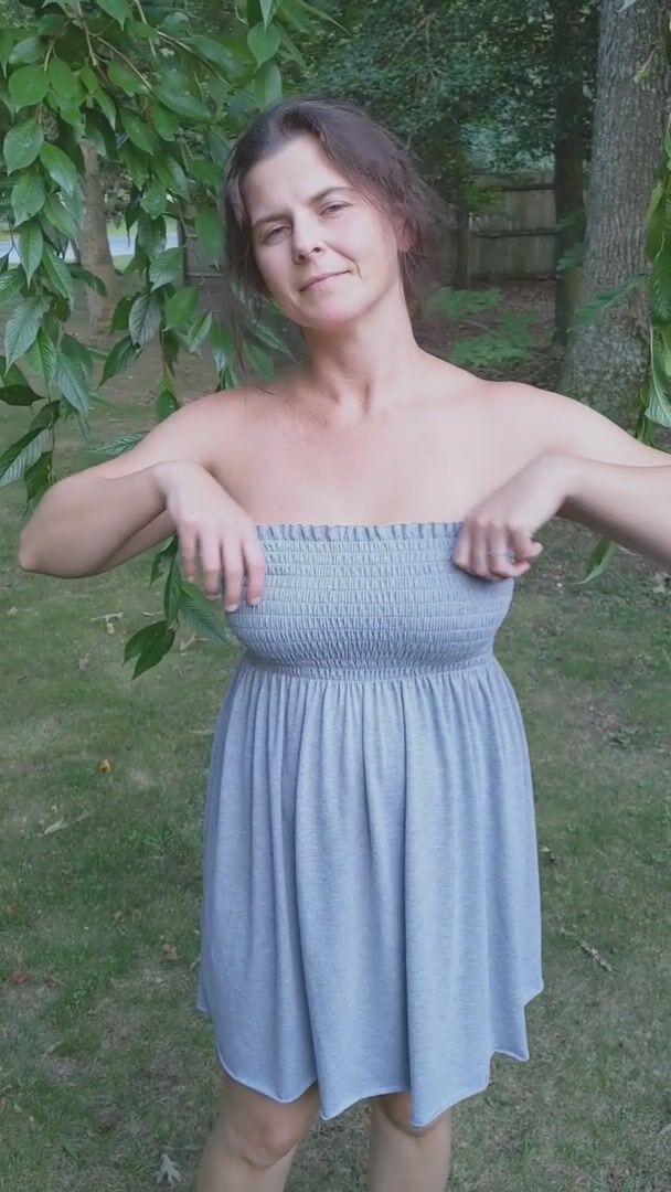 38y mom boobs..with a dash of smolder ;)