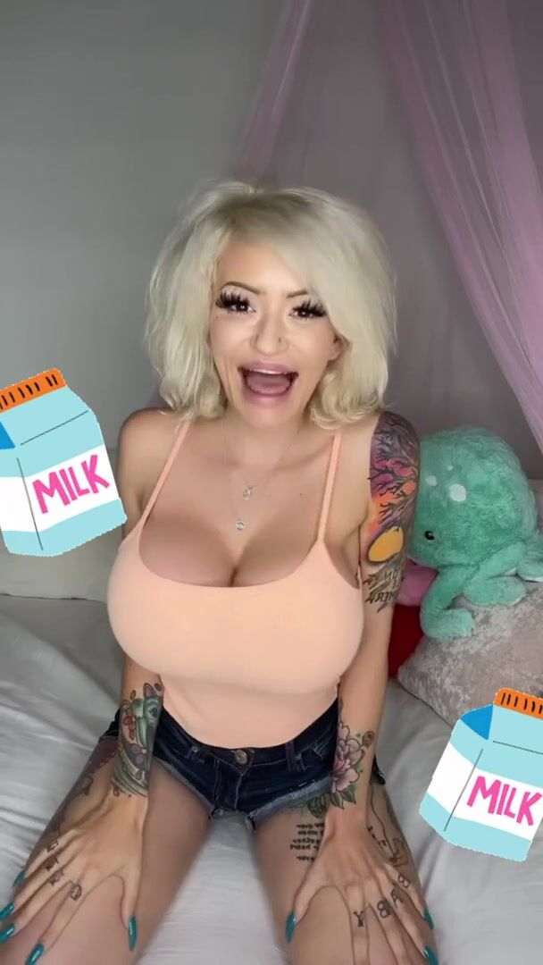 I know you want some milk hehe