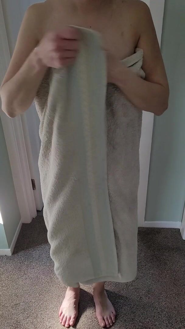 showered and ready for the day... How's your Sunday?