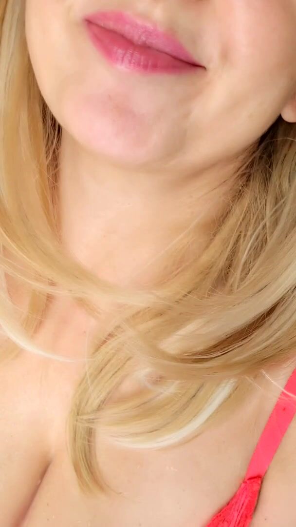 You won't see better today ???? 5'3"  Rate my tits & nipples!