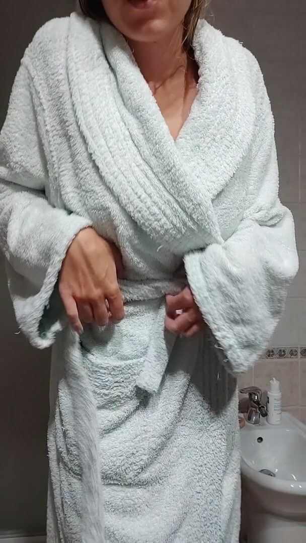 Shower time I'm looking for someone to help scrub my back...any volunteers? ????????????