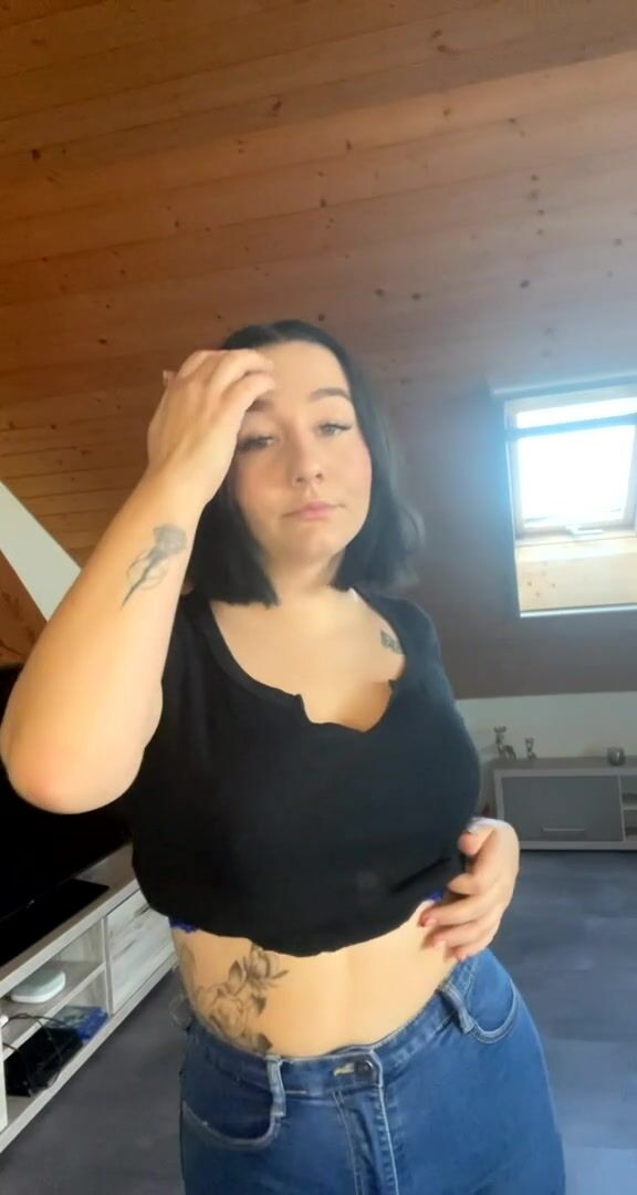 If even 4 guys likes this I will be happy and fuck myself anal ♥️ (18)