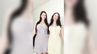 Boob Bounce: Think you could handle 2 bouncy Aussies? #2