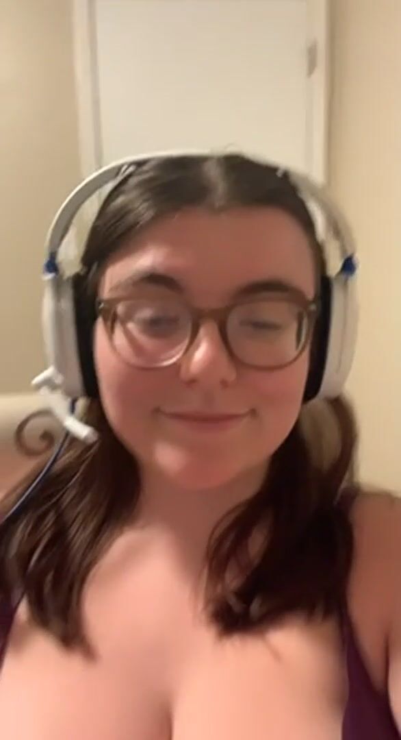 Do we like chubby gamer girls with big boobs here?