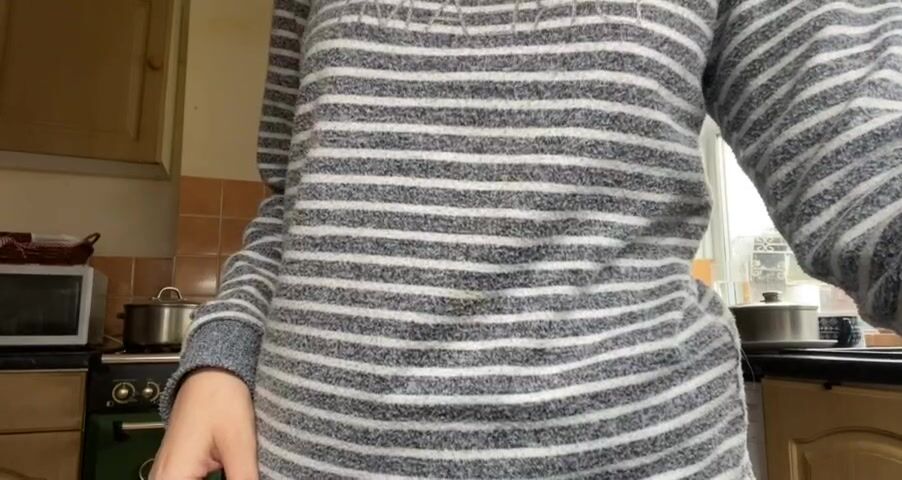 I wanna feel your tongue on my hard nipples ????