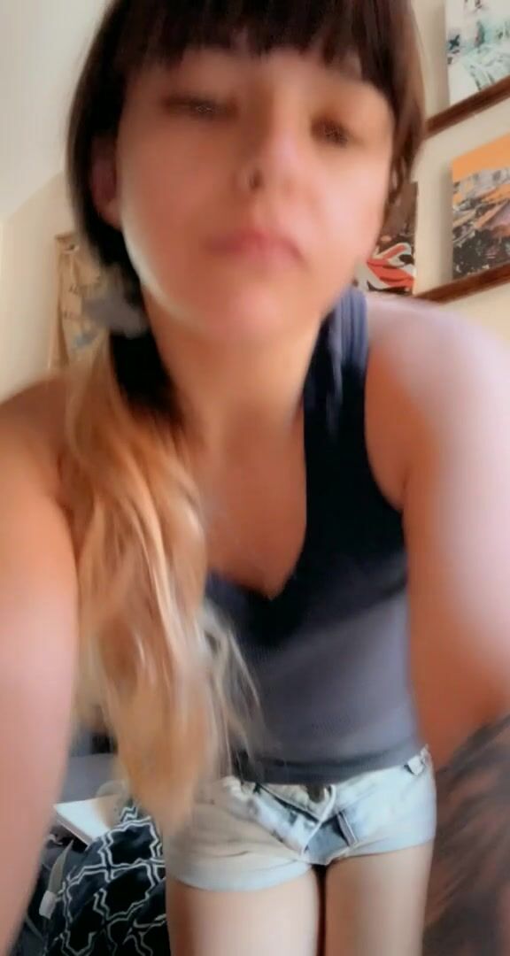 A little bouncing action for all you pervs